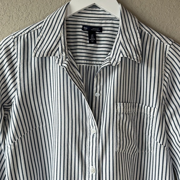 Gap Factory Boyfriend Fit Button Down Shirt Size S - Picture 2 of 12